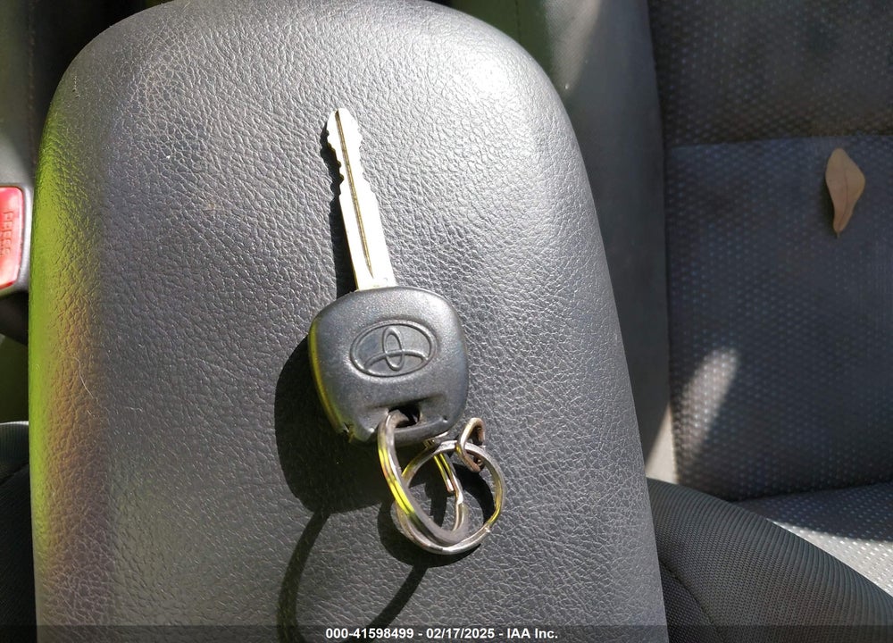2009 TOYOTA MATRIX VIN: 2T1KU40E19C188692