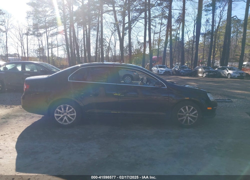 2010 VOLKSWAGEN JETTA VIN: 3VWRX7AJ8AM035447
