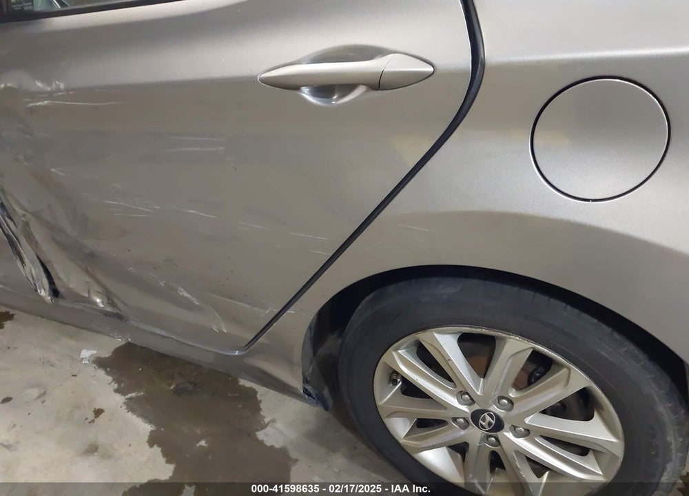 2014 HYUNDAI ELANTRA VIN: KMHDH4AE1EU164557