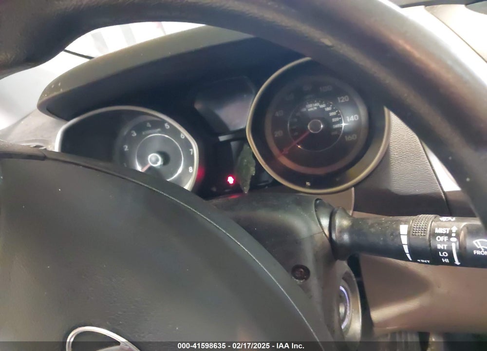 2014 HYUNDAI ELANTRA VIN: KMHDH4AE1EU164557