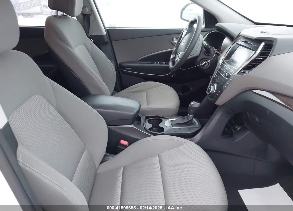 2017 HYUNDAI SANTA FE SE VIN: KM8SMDHF1HU184958