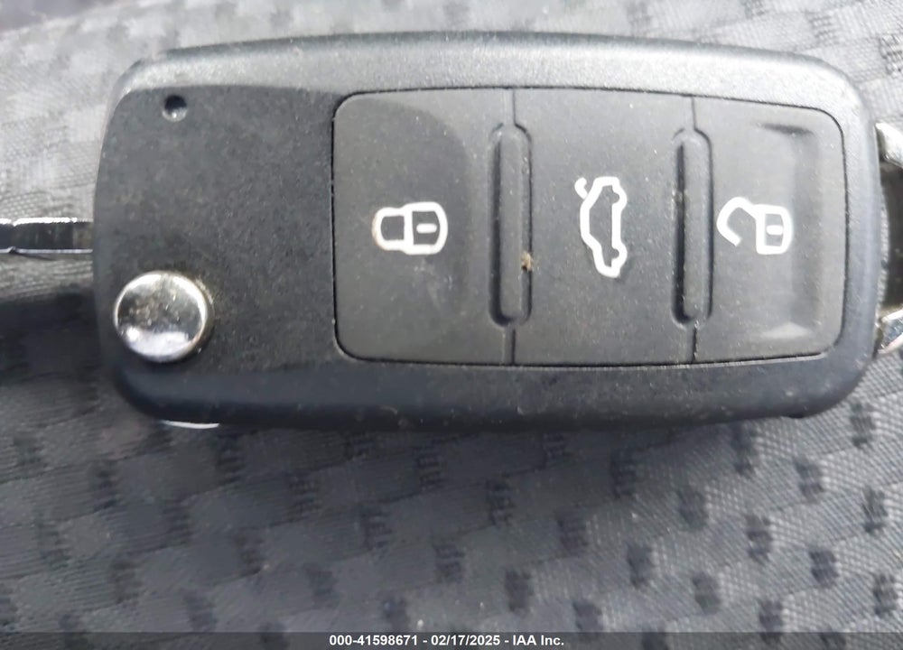 2012 VOLKSWAGEN JETTA 2.0L S VIN: 3VW2K7AJXCM466679