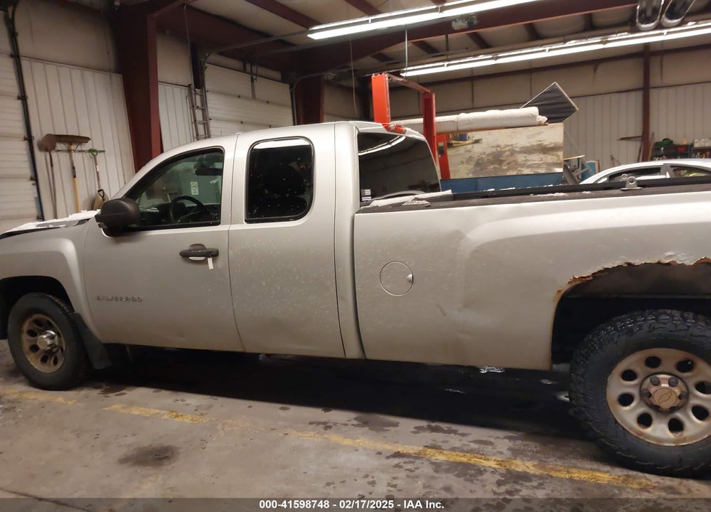 2011 CHEVROLET SILVERADO 1500 WORK TRUCK VIN: 1GCRKPE09BZ234204