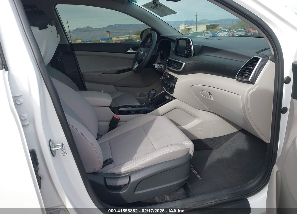 2020 HYUNDAI TUCSON SE VIN: KM8J23A40LU102540