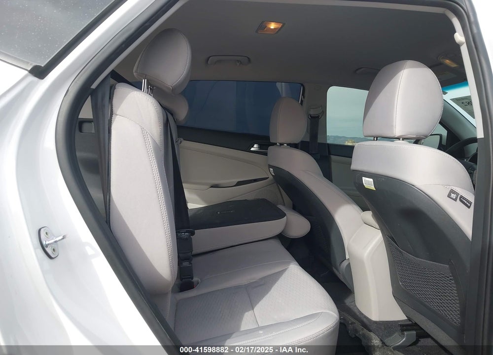 2020 HYUNDAI TUCSON SE VIN: KM8J23A40LU102540
