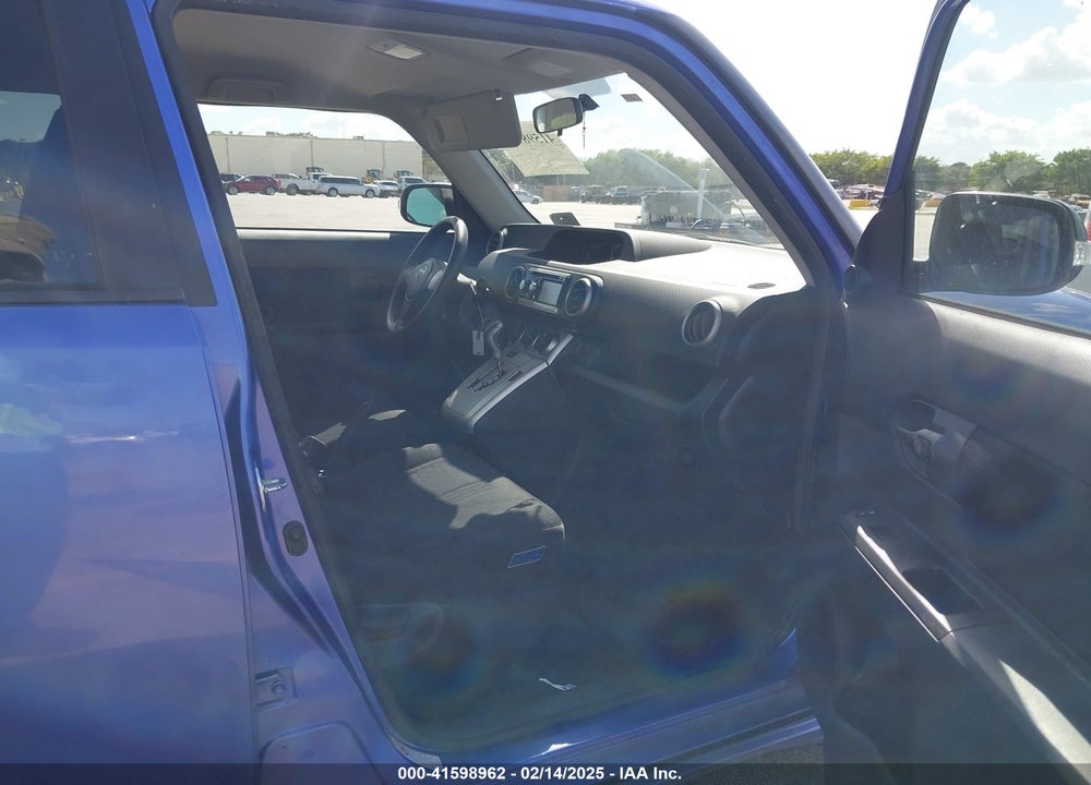 2010 SCION XB VIN: JTLZE4FE2A1113998
