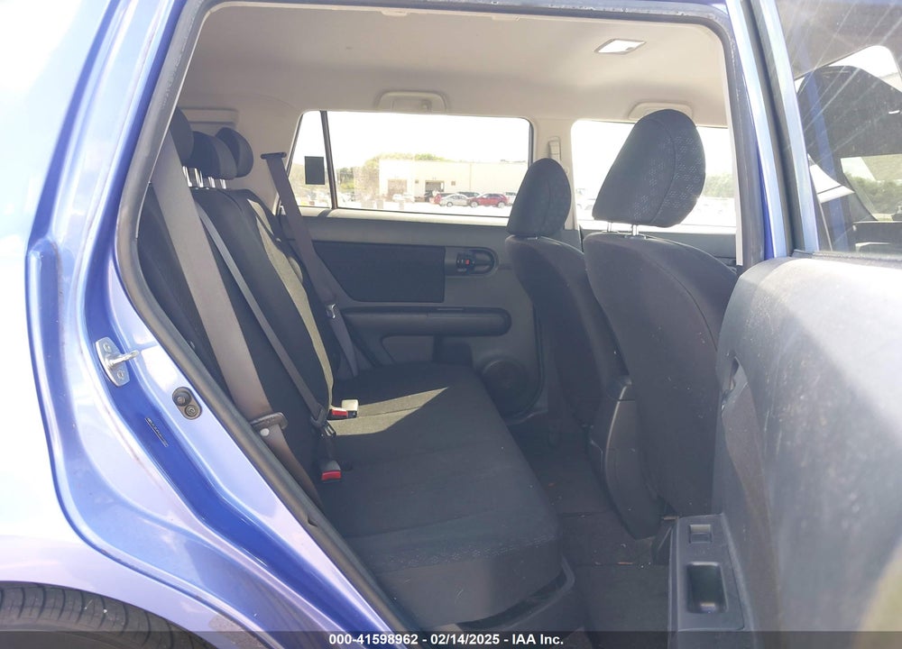 2010 SCION XB VIN: JTLZE4FE2A1113998