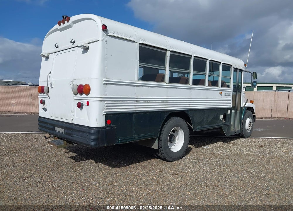 2000 FREIGHTLINER CHASSIS FS65 VIN: 4UZ6CFAC1YCG18336