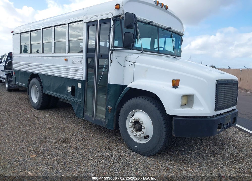 2000 FREIGHTLINER CHASSIS FS65 VIN: 4UZ6CFAC1YCG18336