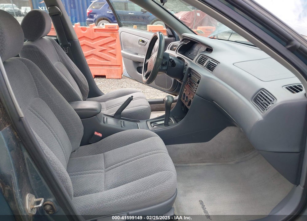 2001 TOYOTA CAMRY LE VIN: 4T1BG22K41U807836