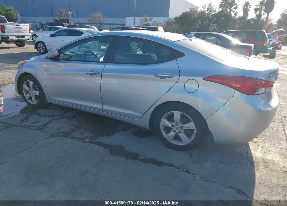 2012 HYUNDAI ELANTRA VIN: 5NPDH4AE2CH140084