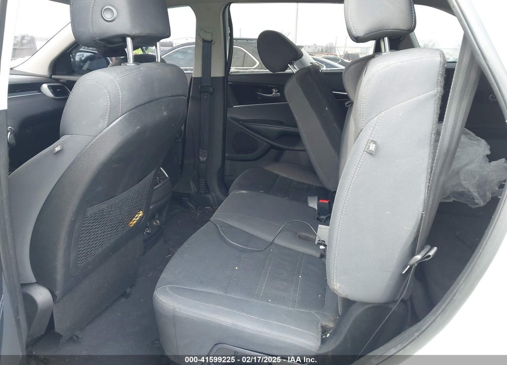 2017 KIA SORENTO VIN: 5XYPGDA58HG288240