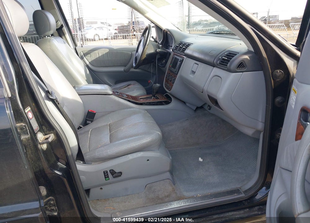 2000 MERCEDES-BENZ ML 320 VIN: 4JGAB54E9YA181893