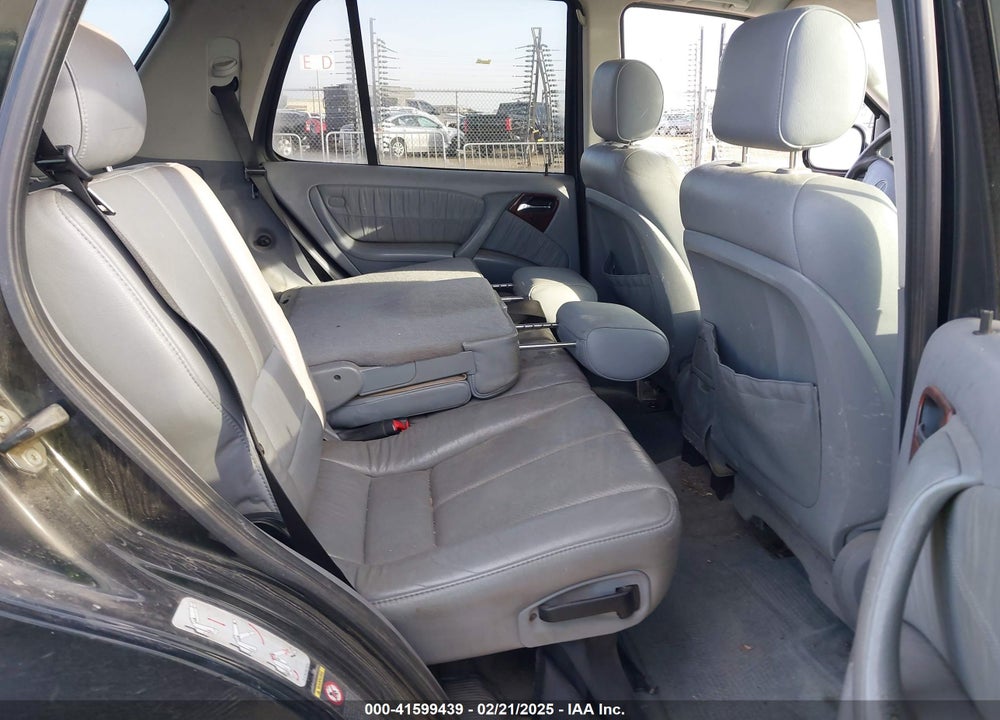 2000 MERCEDES-BENZ ML 320 VIN: 4JGAB54E9YA181893