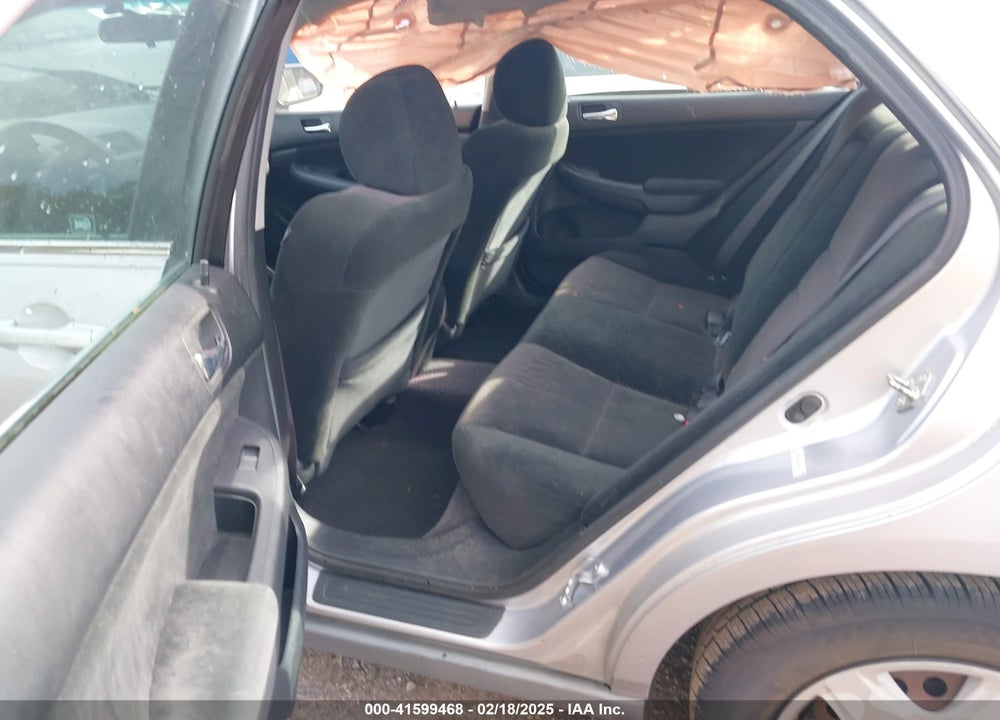 2005 HONDA ACCORD 2.4 LX VIN: 1HGCM56405L001102