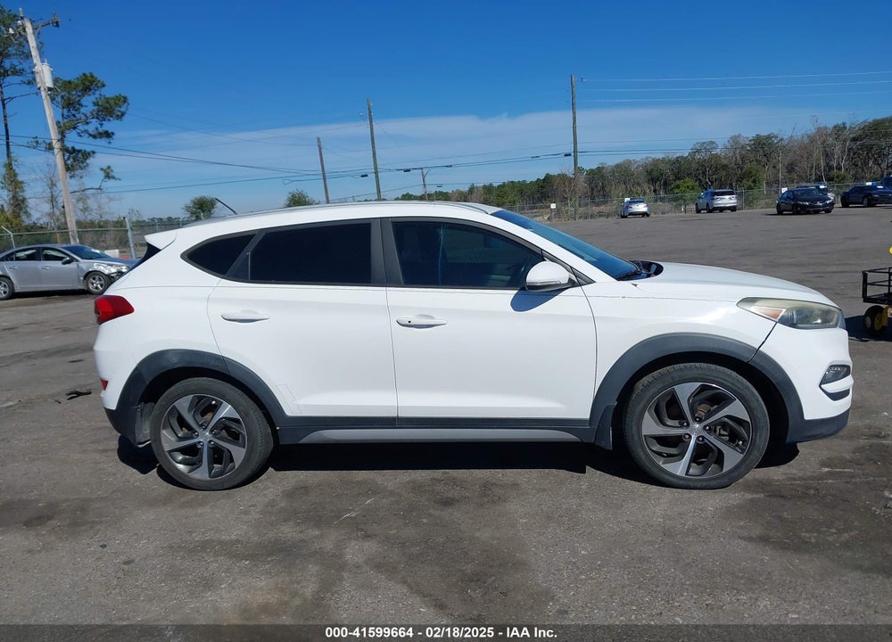 2017 HYUNDAI TUCSON SPORT VIN: KM8J33A2XHU290700
