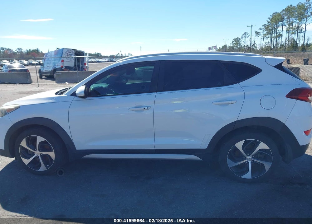 2017 HYUNDAI TUCSON SPORT VIN: KM8J33A2XHU290700