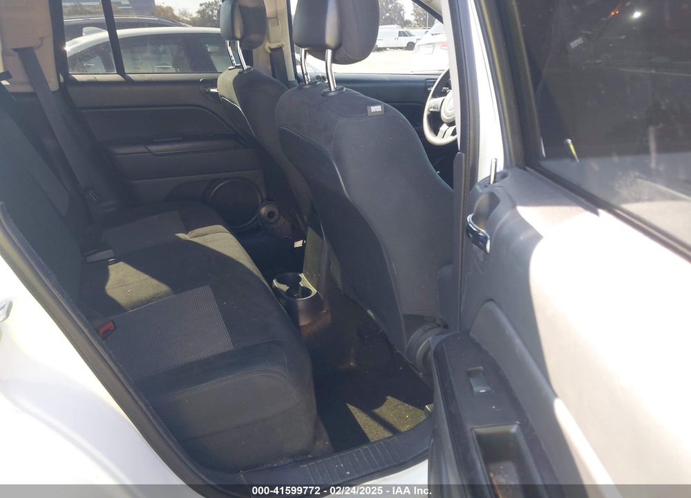 2015 JEEP COMPASS SPORT VIN: 1C4NJCBB0FD122085