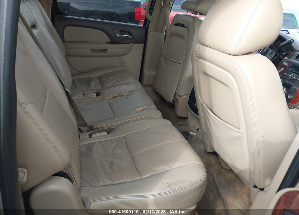 2008 CHEVROLET SUBURBAN 1500 LT VIN: 3GNFC16078G113201