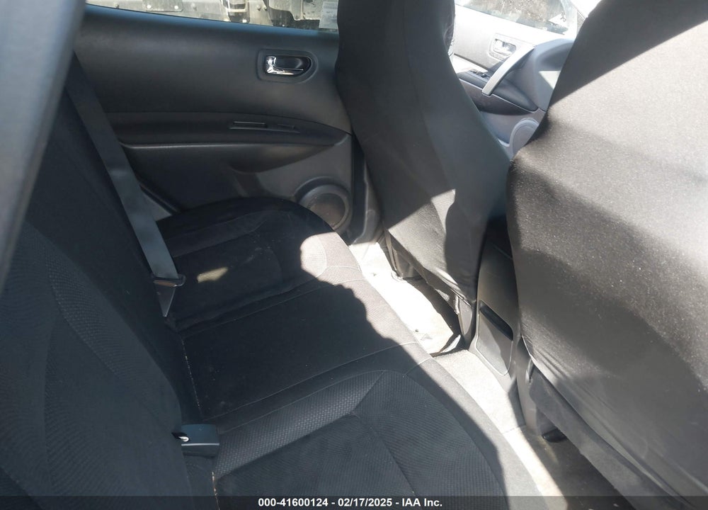 2015 NISSAN ROGUE SELECT S VIN: JN8AS5MV9FW760102