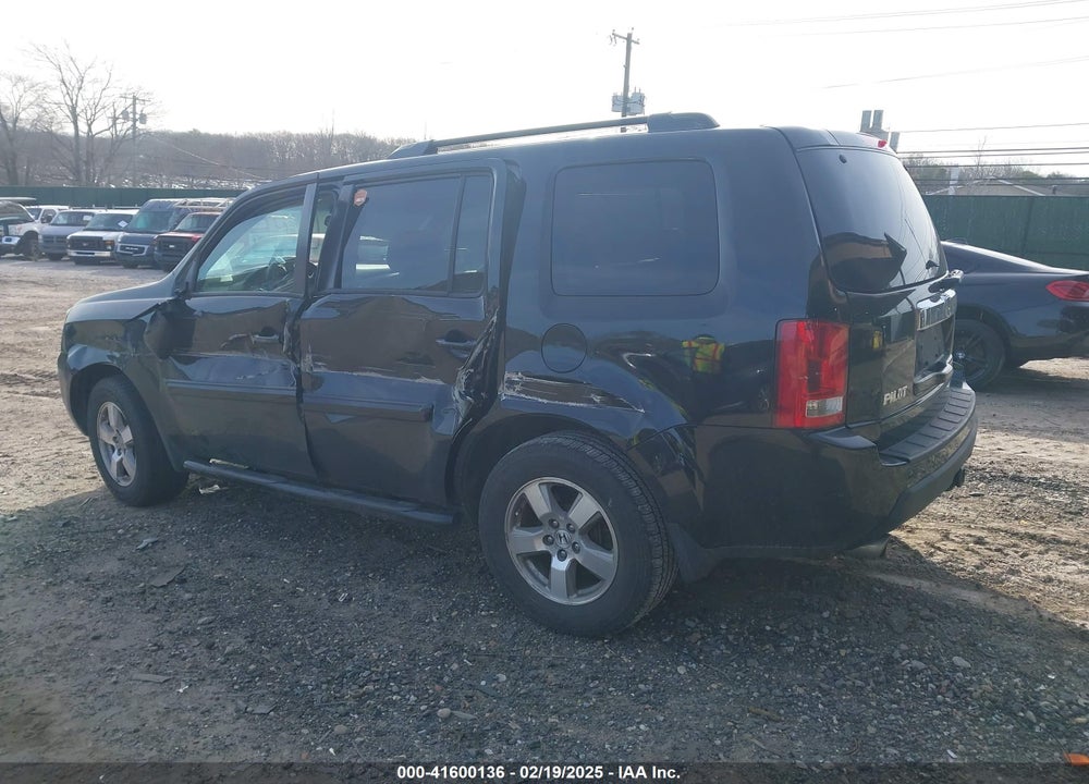2011 HONDA PILOT EX VIN: 5FNYF4H47BB091286