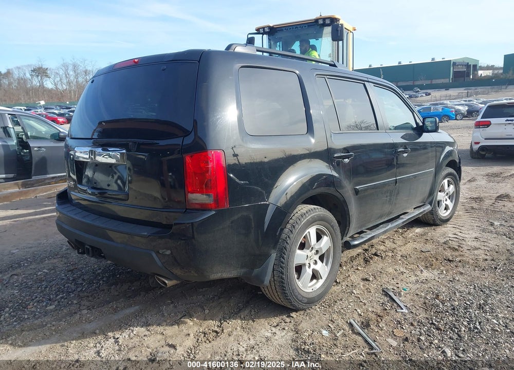 2011 HONDA PILOT EX VIN: 5FNYF4H47BB091286