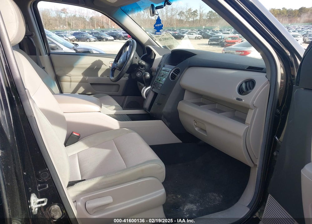 2011 HONDA PILOT EX VIN: 5FNYF4H47BB091286