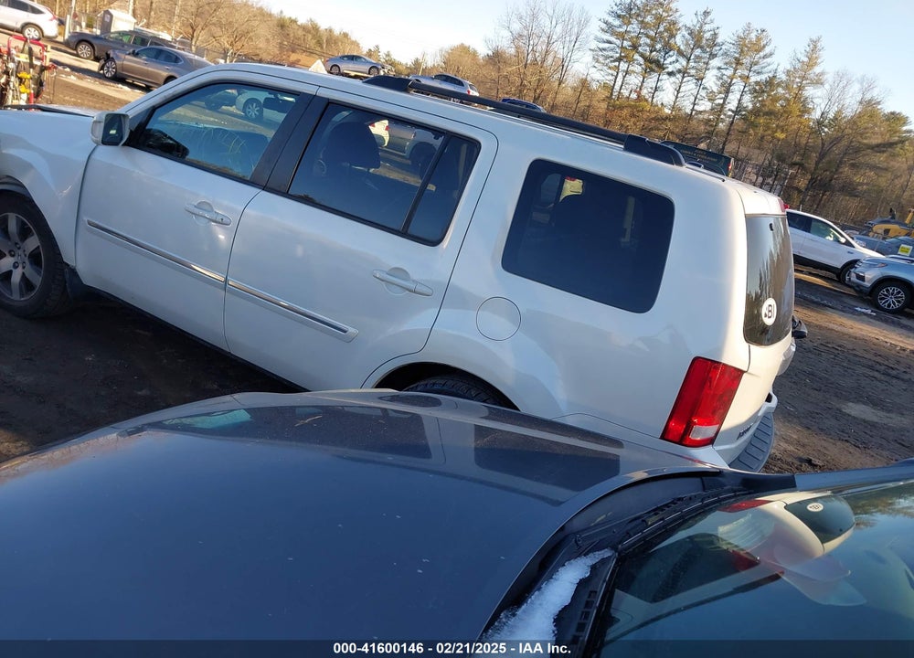 2012 HONDA PILOT TOURING VIN: 5FNYF4H99CB076172