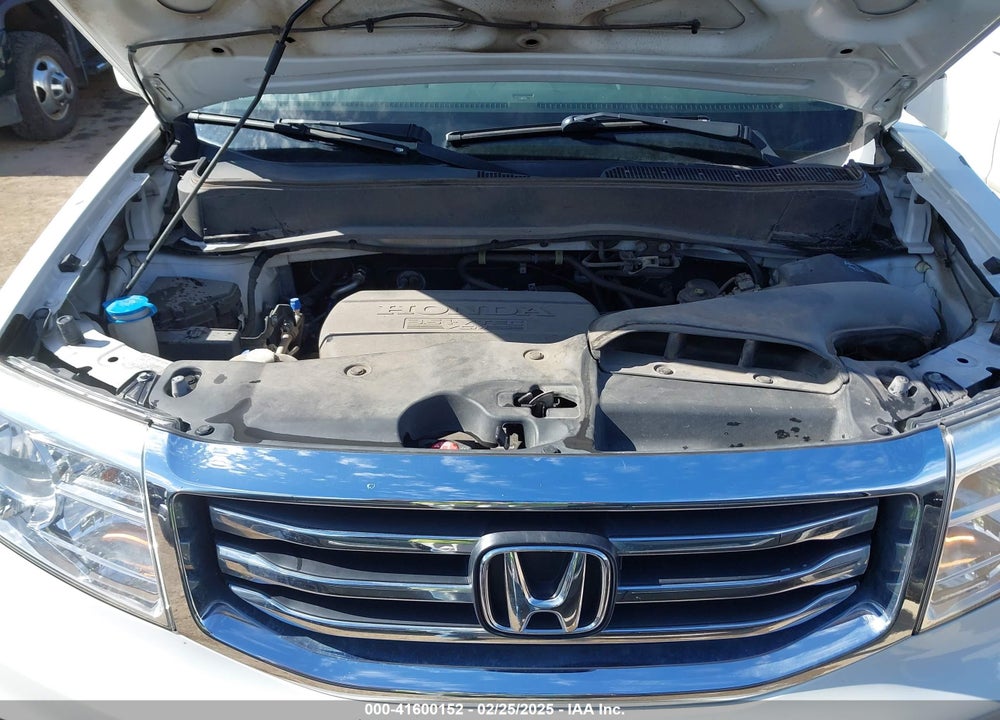 2015 HONDA PILOT VIN: 5FNYF4H56FB061209