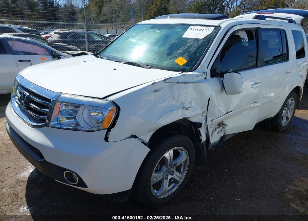 2015 HONDA PILOT VIN: 5FNYF4H56FB061209