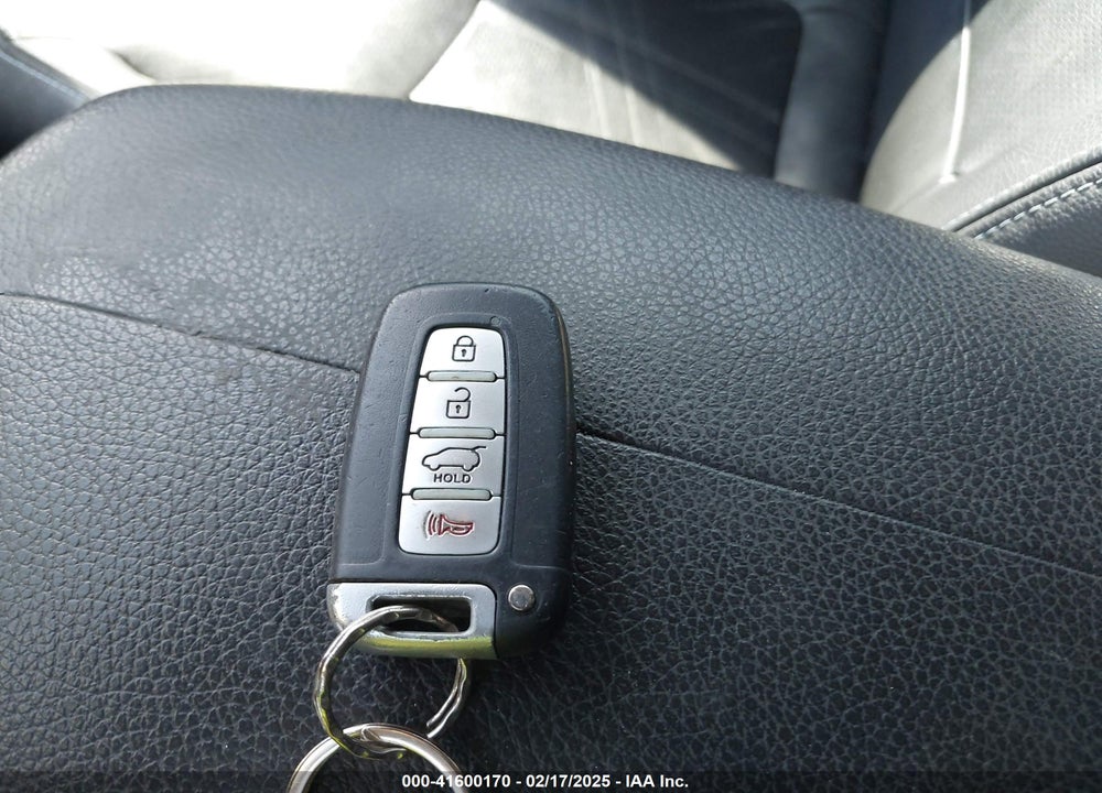 2011 KIA SORENTO EX VIN: 5XYKU3A11BG096031