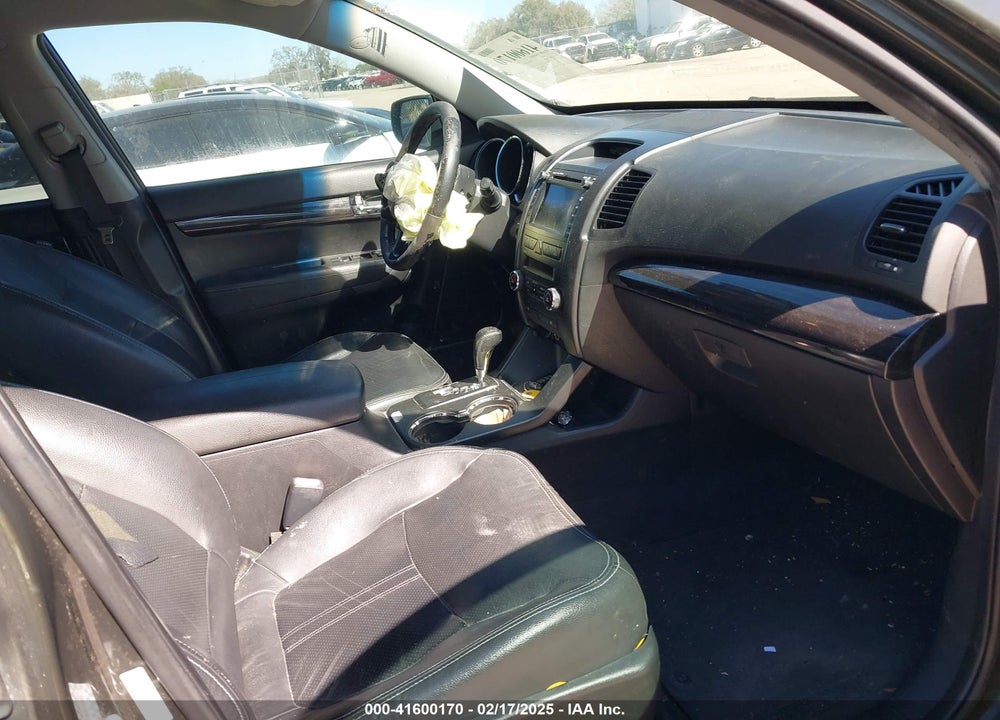 2011 KIA SORENTO EX VIN: 5XYKU3A11BG096031