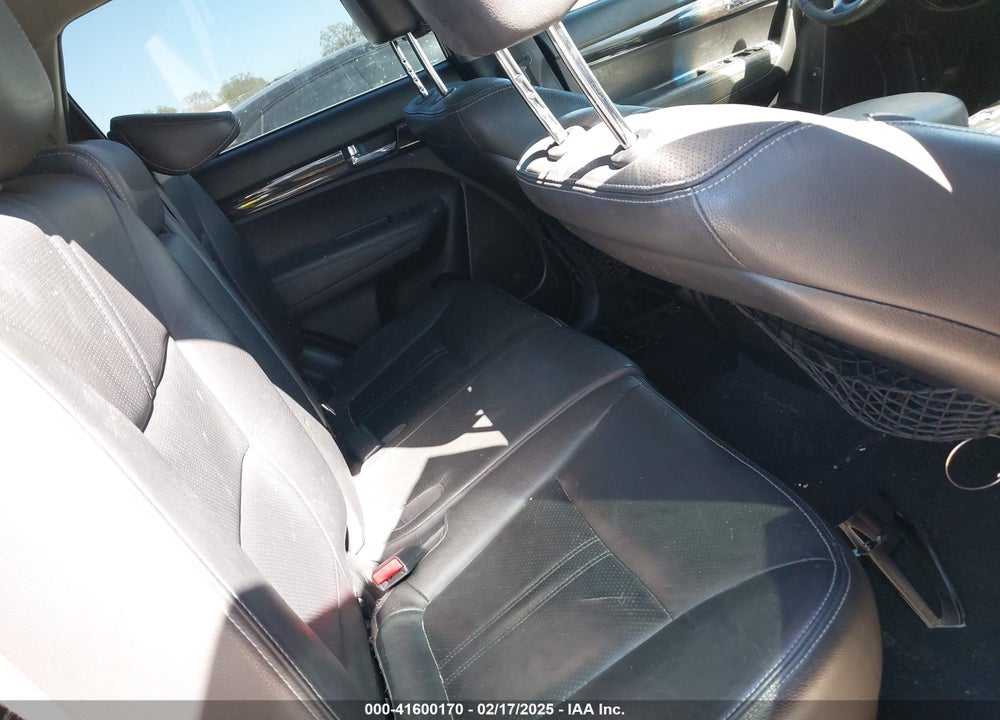 2011 KIA SORENTO EX VIN: 5XYKU3A11BG096031
