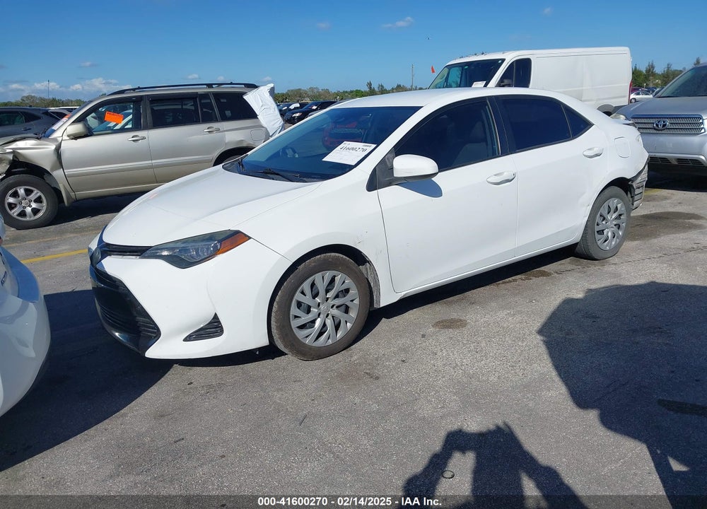 2018 TOYOTA COROLLA VIN: 5YFBURHE0JP776735