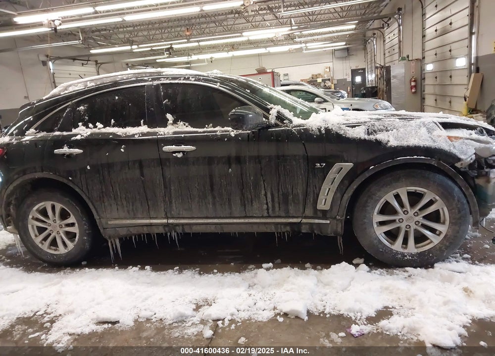 2014 INFINITI QX70 VIN: JN8CS1MW9EM411039