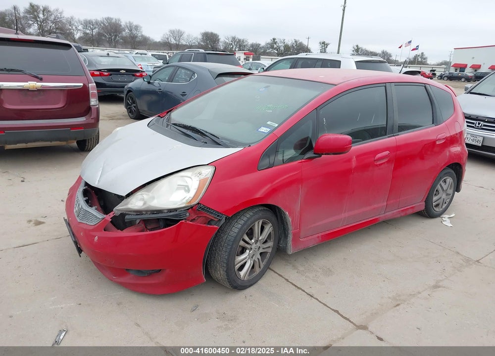 2011 HONDA FIT VIN: JHMGE8H57BS002199