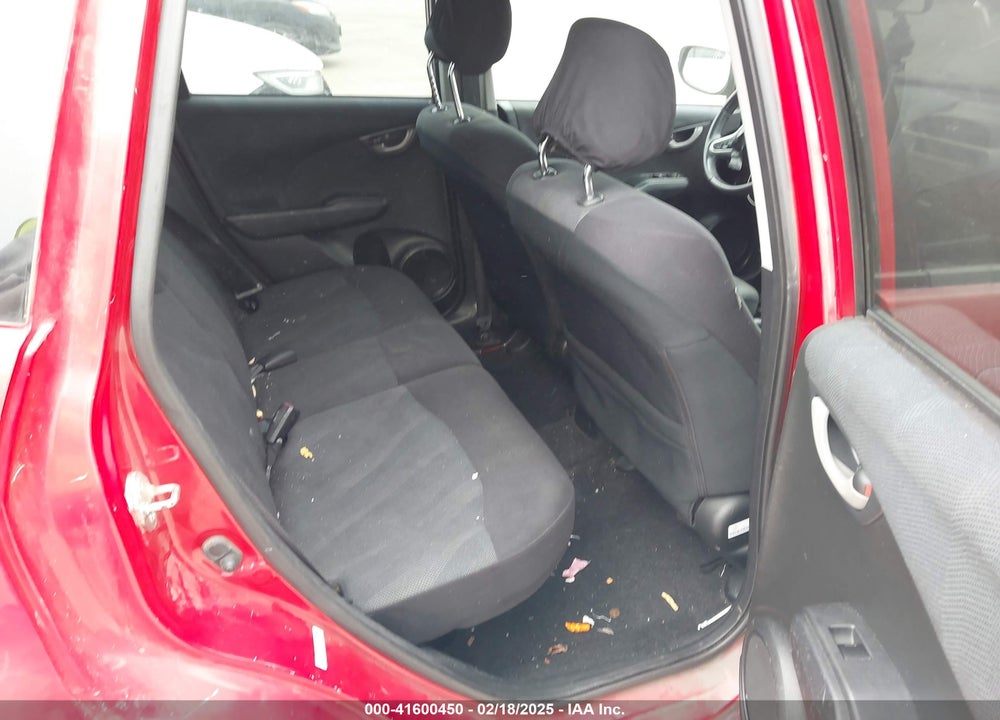 2011 HONDA FIT VIN: JHMGE8H57BS002199