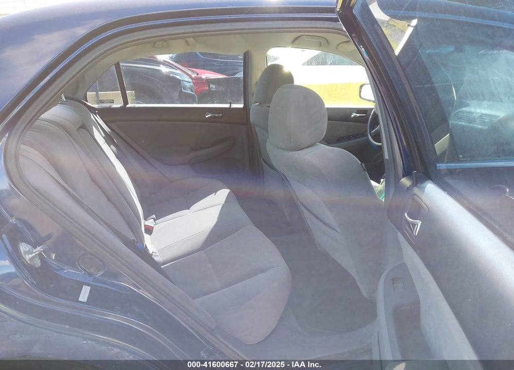 2005 HONDA ACCORD 2.4 LX VIN: 1HGCM56455A020658