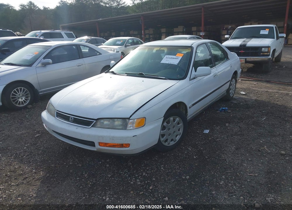 1996 HONDA ACCORD LX/EX VIN: 1HGCE664XTA021305
