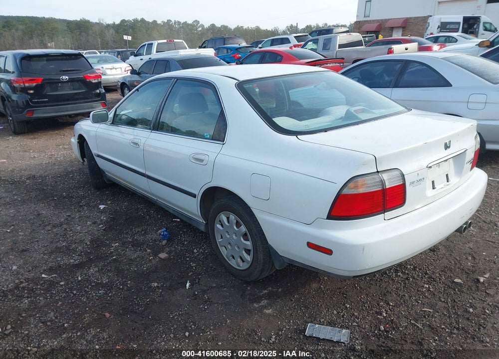 1996 HONDA ACCORD LX/EX VIN: 1HGCE664XTA021305