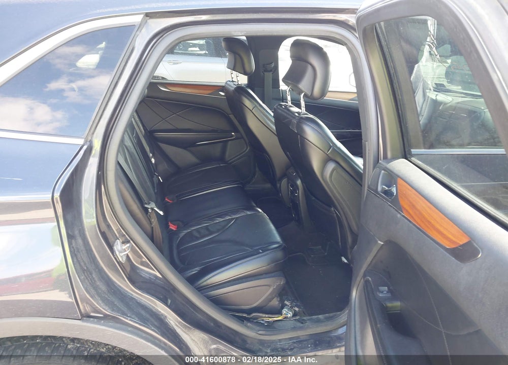 2015 LINCOLN MKC VIN: 5LMTJ2AH9FUJ40570