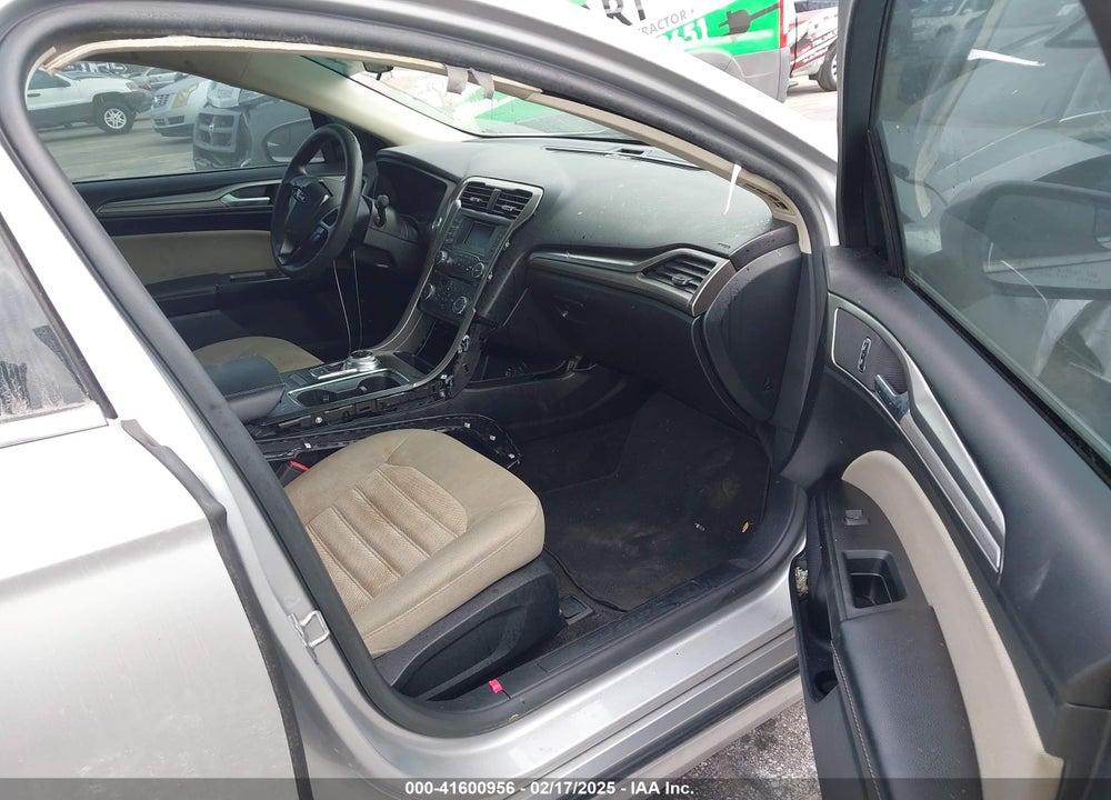 2018 FORD FUSION S VIN: 3FA6P0G76JR143616