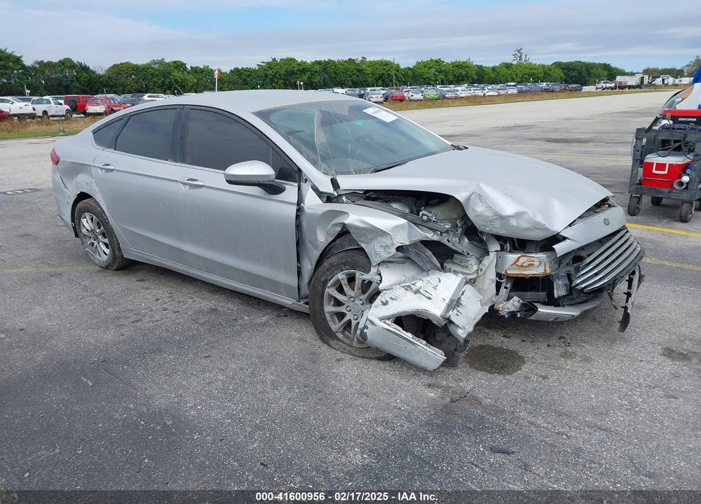 2018 FORD FUSION S VIN: 3FA6P0G76JR143616