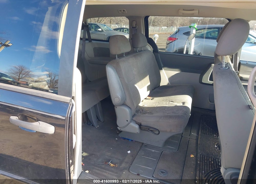 2008 CHRYSLER TOWN & COUNTRY LX VIN: 2A8HR44H88R840764