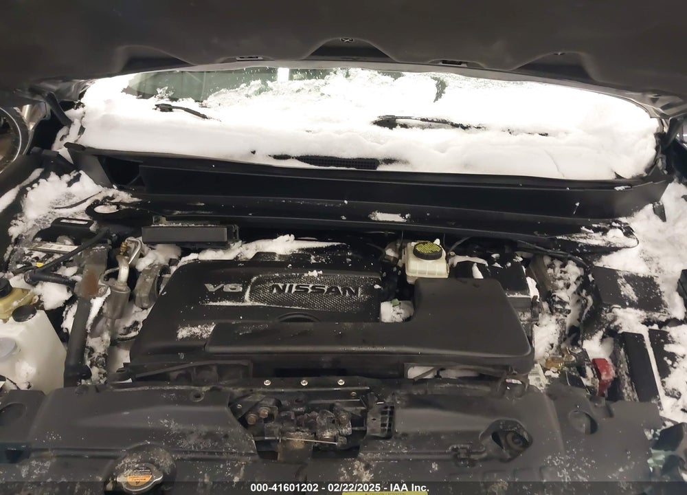 2017 NISSAN PATHFINDER VIN: 5N1DR2MM9HC622179