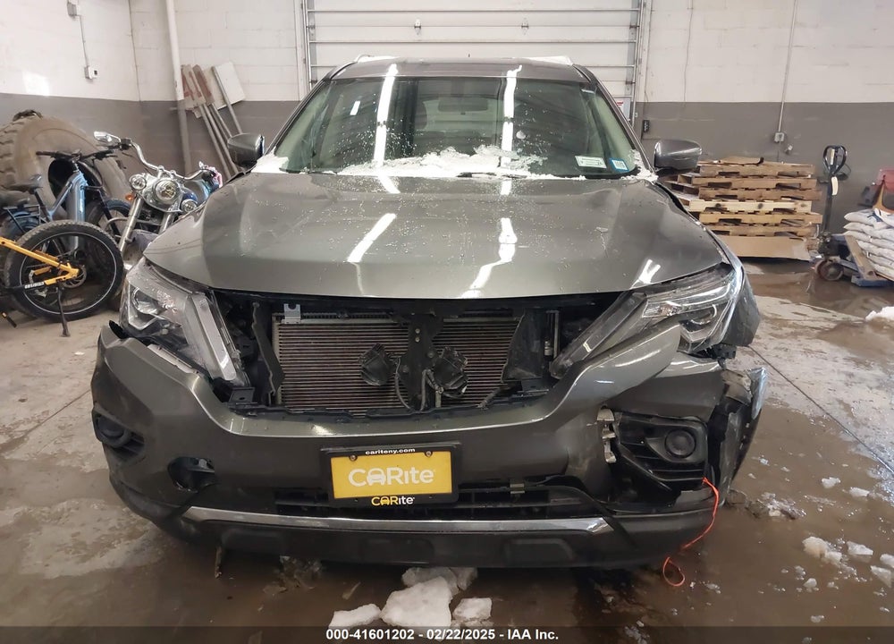 2017 NISSAN PATHFINDER VIN: 5N1DR2MM9HC622179