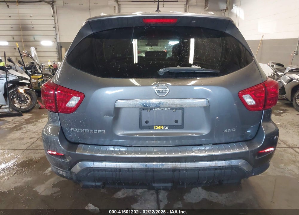 2017 NISSAN PATHFINDER VIN: 5N1DR2MM9HC622179