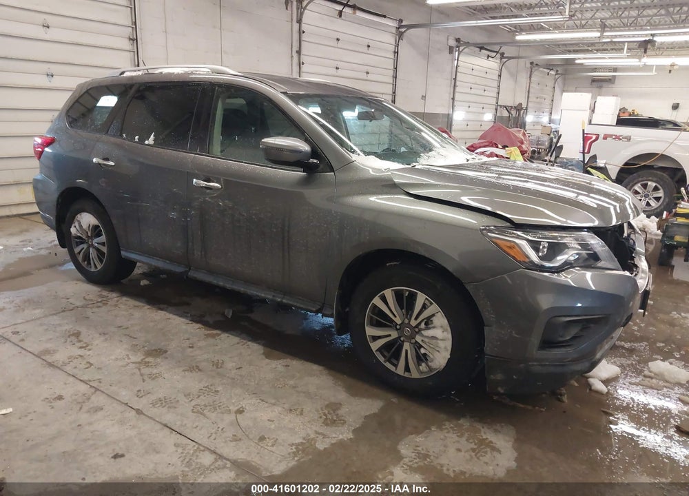 2017 NISSAN PATHFINDER VIN: 5N1DR2MM9HC622179