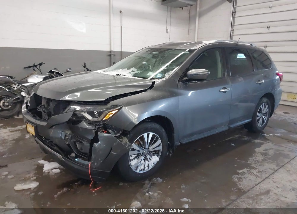 2017 NISSAN PATHFINDER VIN: 5N1DR2MM9HC622179