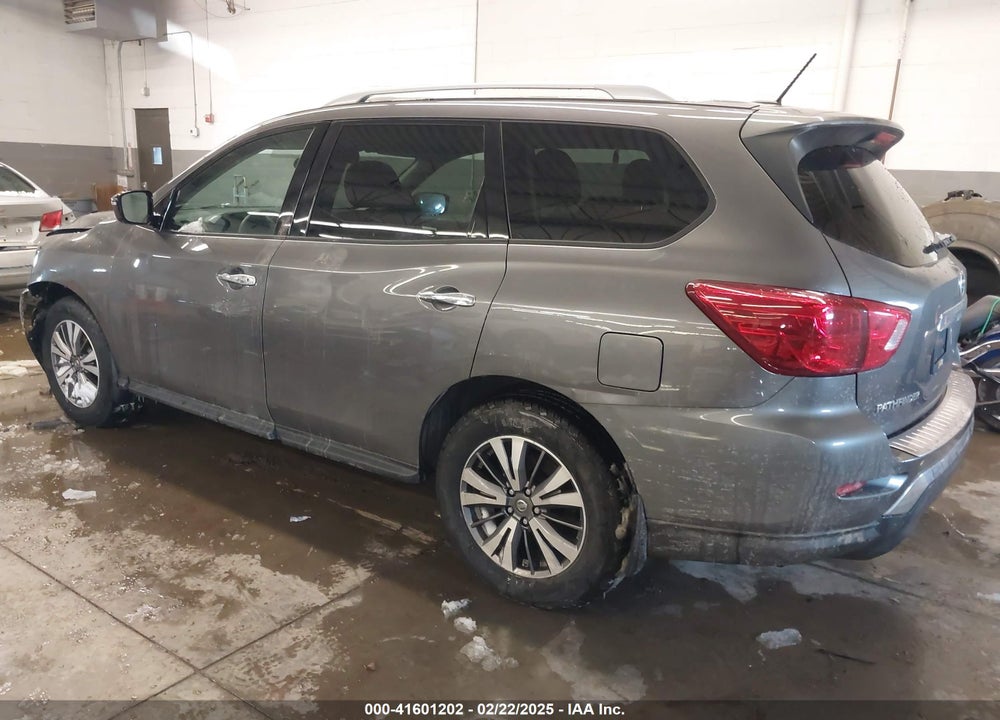 2017 NISSAN PATHFINDER VIN: 5N1DR2MM9HC622179